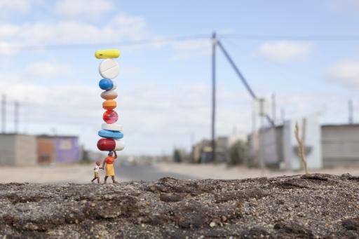 Slinkachu:Balancing Act 